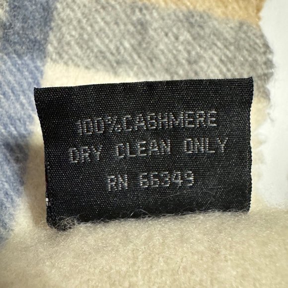 V. FRAAS 100% Cashmere Plaid Scarf - Picture 4 of 10